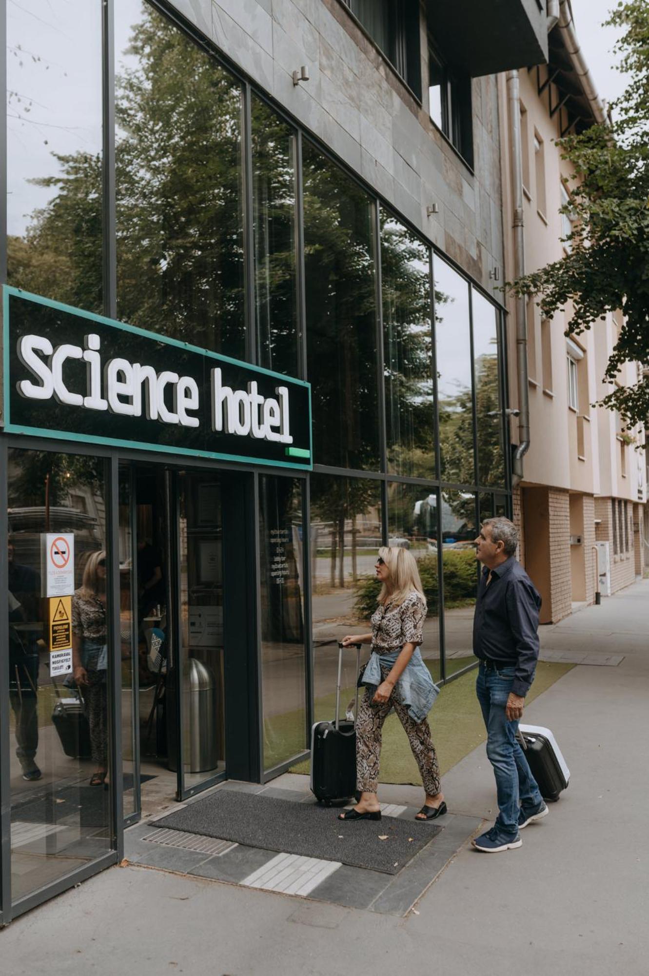 Science Hotel Premium Сегед Екстер'єр фото